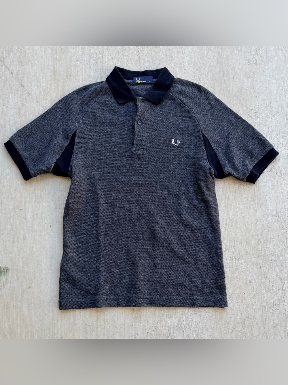 Fred Perry Polo Shirt Men Size XS Gray Knit Short Sleeve